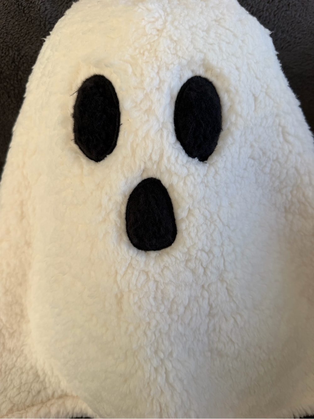 NWT Brentwood Sherpa Ghost Plush Pillow Halloween Decor Fall Viral - Picture 2 of 5